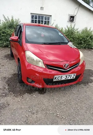 Toyota Vitz 2011 Red