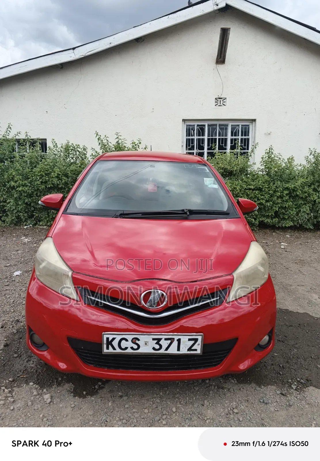 Toyota Vitz 2011 Red