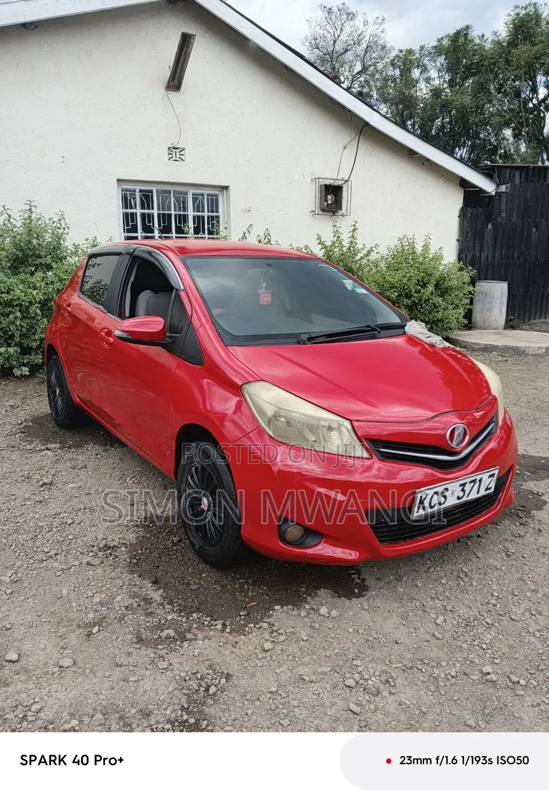 Toyota Vitz 2011 Red