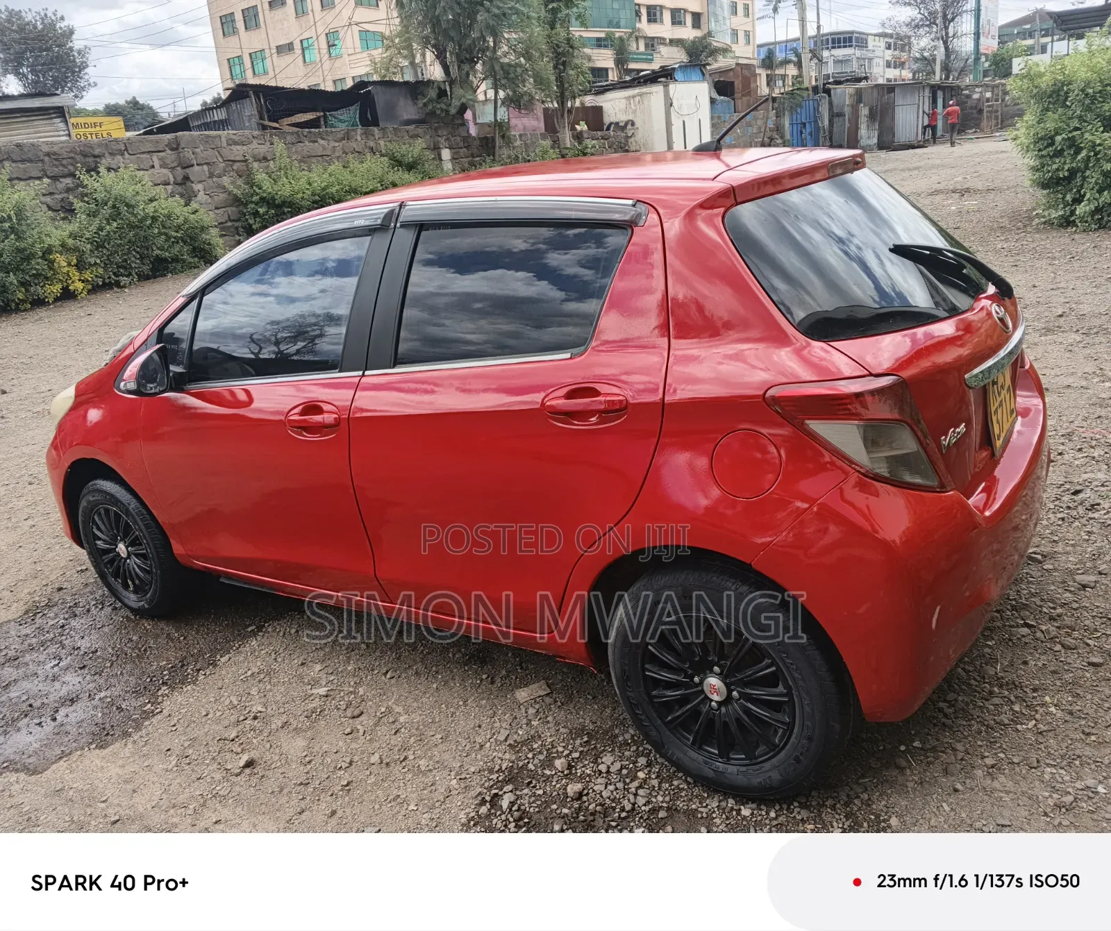 Toyota Vitz 2011 Red