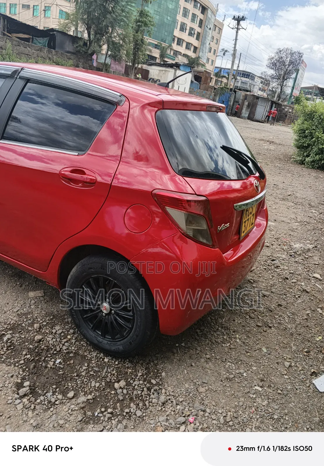 Toyota Vitz 2011 Red