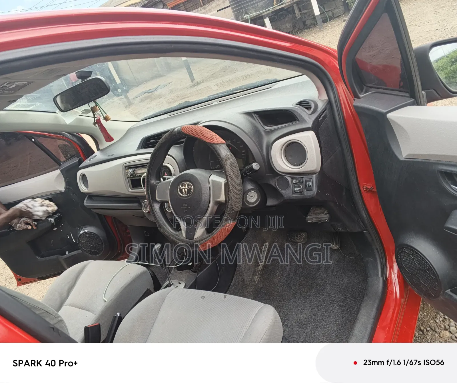 Toyota Vitz 2011 Red