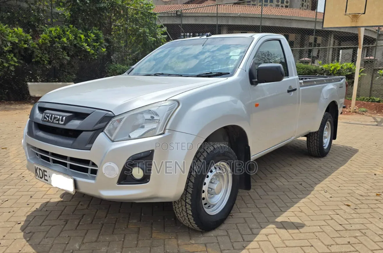 Isuzu D-MAX 2022 Silver