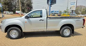 Isuzu D-MAX 2022 Silver
