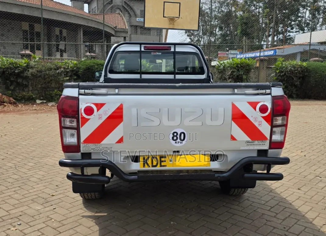 Isuzu D-MAX 2022 Silver