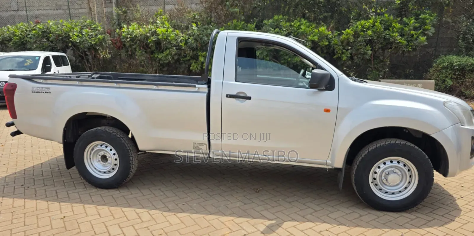 Isuzu D-MAX 2022 Silver