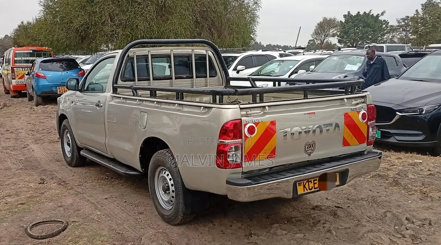 Toyota Hilux 2015 Beige