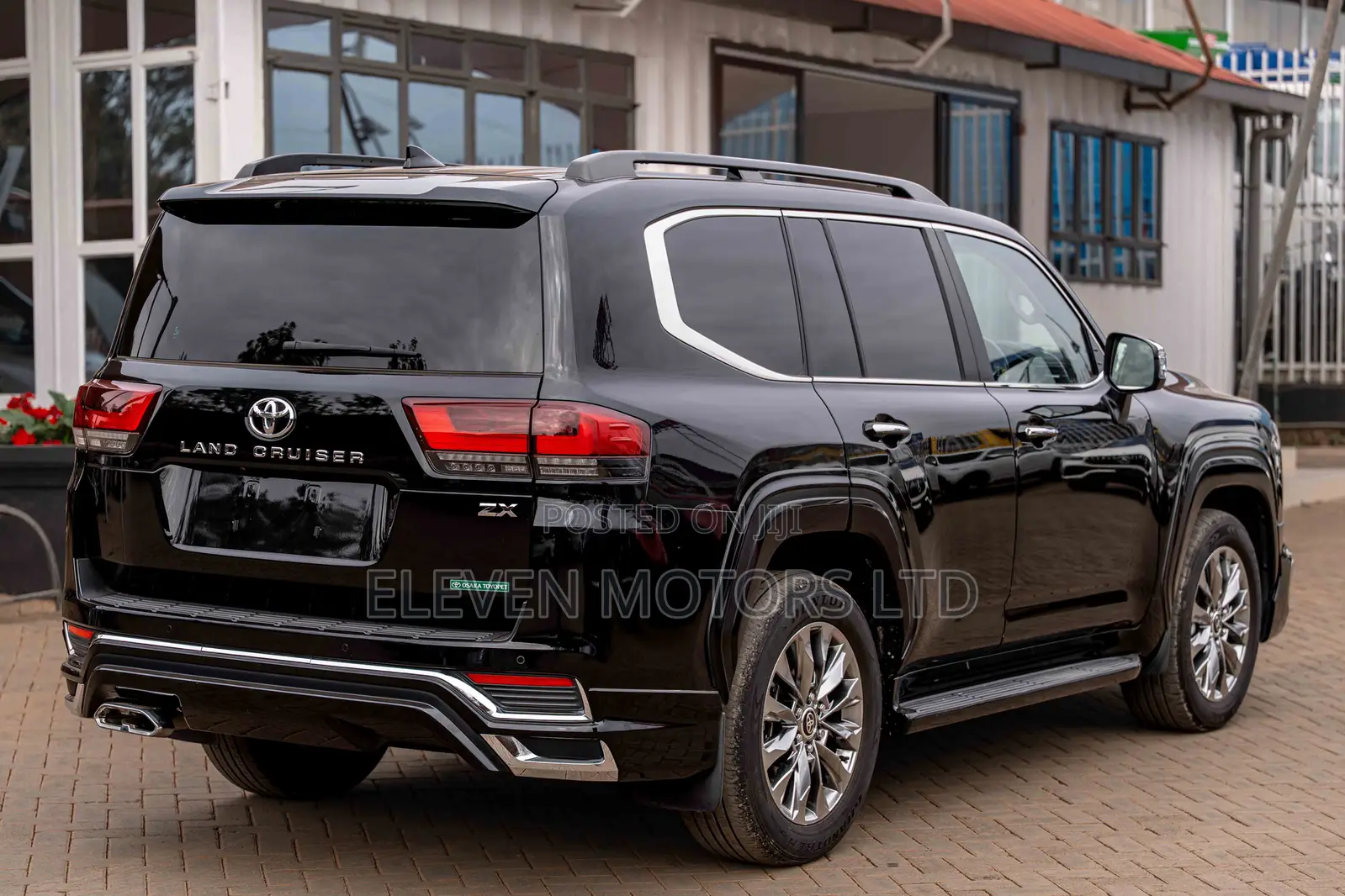 Toyota Land Cruiser LC300 2023 Black