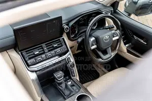 Toyota Land Cruiser LC300 2023 Black
