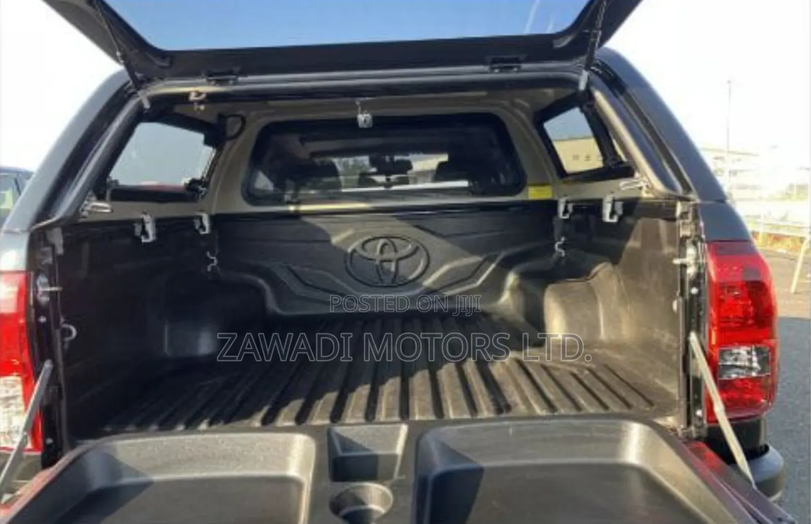 Toyota Hilux 2019 Black