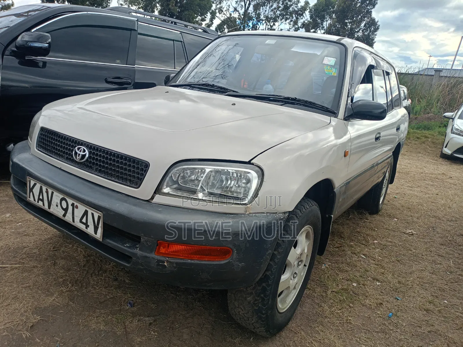 Toyota RAV4 Base 4x4 1999 Silver