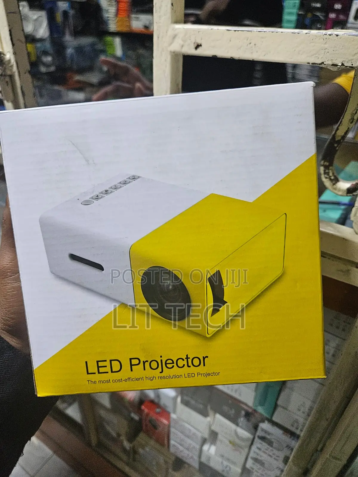 YG300 LED Mini Projector - Brand New