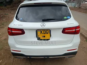 Mercedes-Benz GLC-Class GLC250 Sport Utility 4-Door (2.0L, 4cyl Turbo)