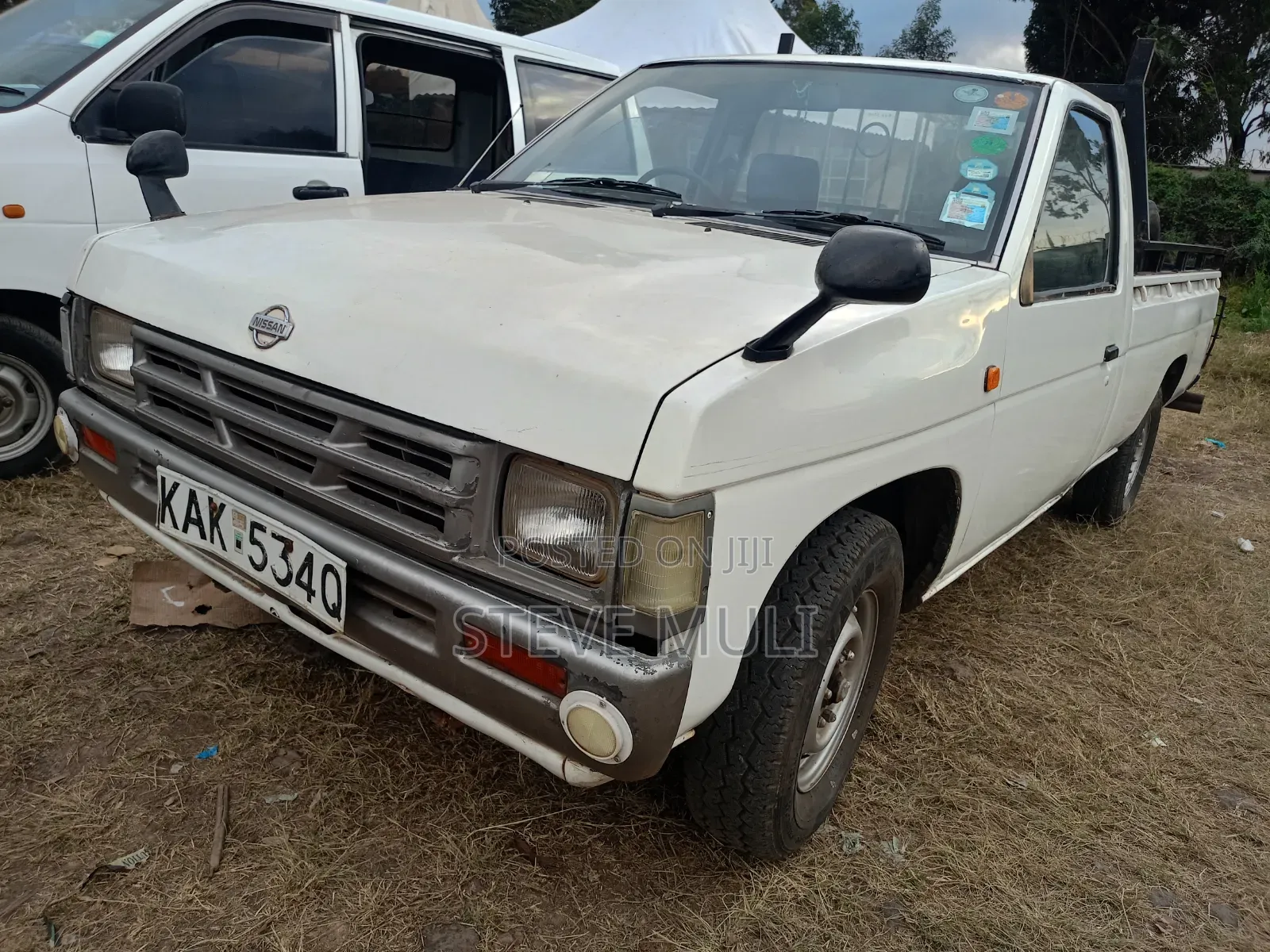 Nissan Pick-Up 1997 White