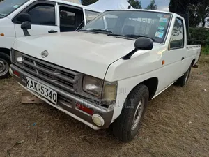 Nissan Pick-Up 1997 White