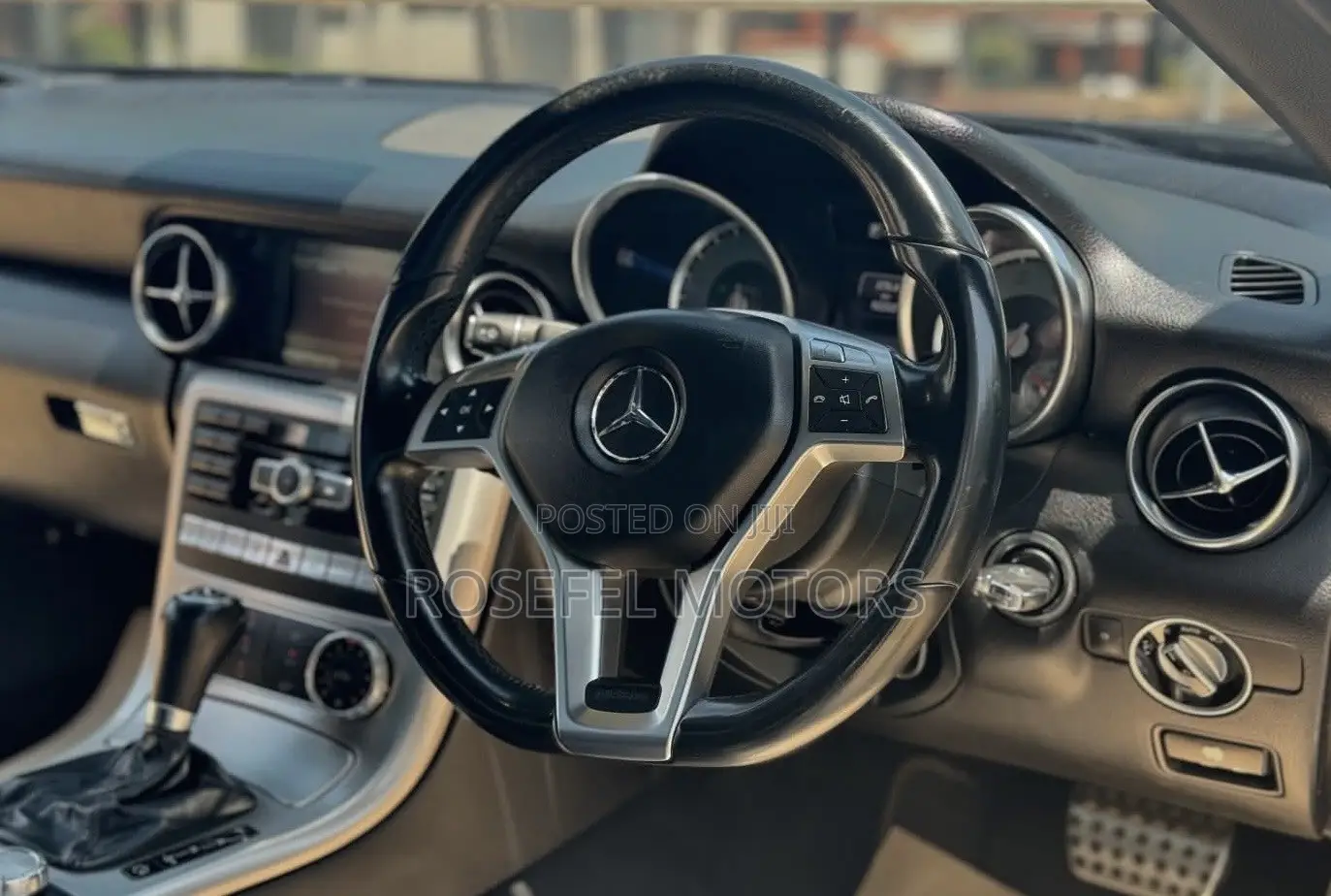 Mercedes-Benz SLK-Class SLK250 2dr Convertible (1.8L 4cyl Turbo 7A)