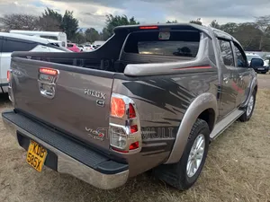 Toyota Hilux 2014 Brown
