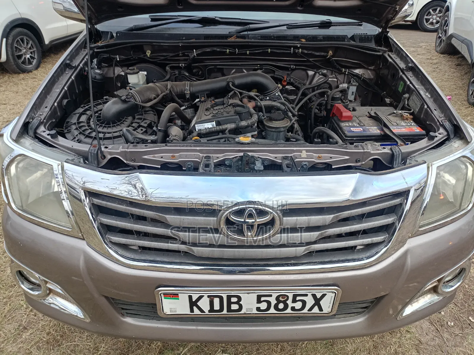 Toyota Hilux 2014 Brown