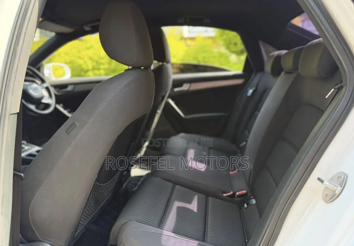 Audi A4 2.0T Premium quattro 4dr Sedan AWD (2.0L 4cyl Turbo 6M) 2014