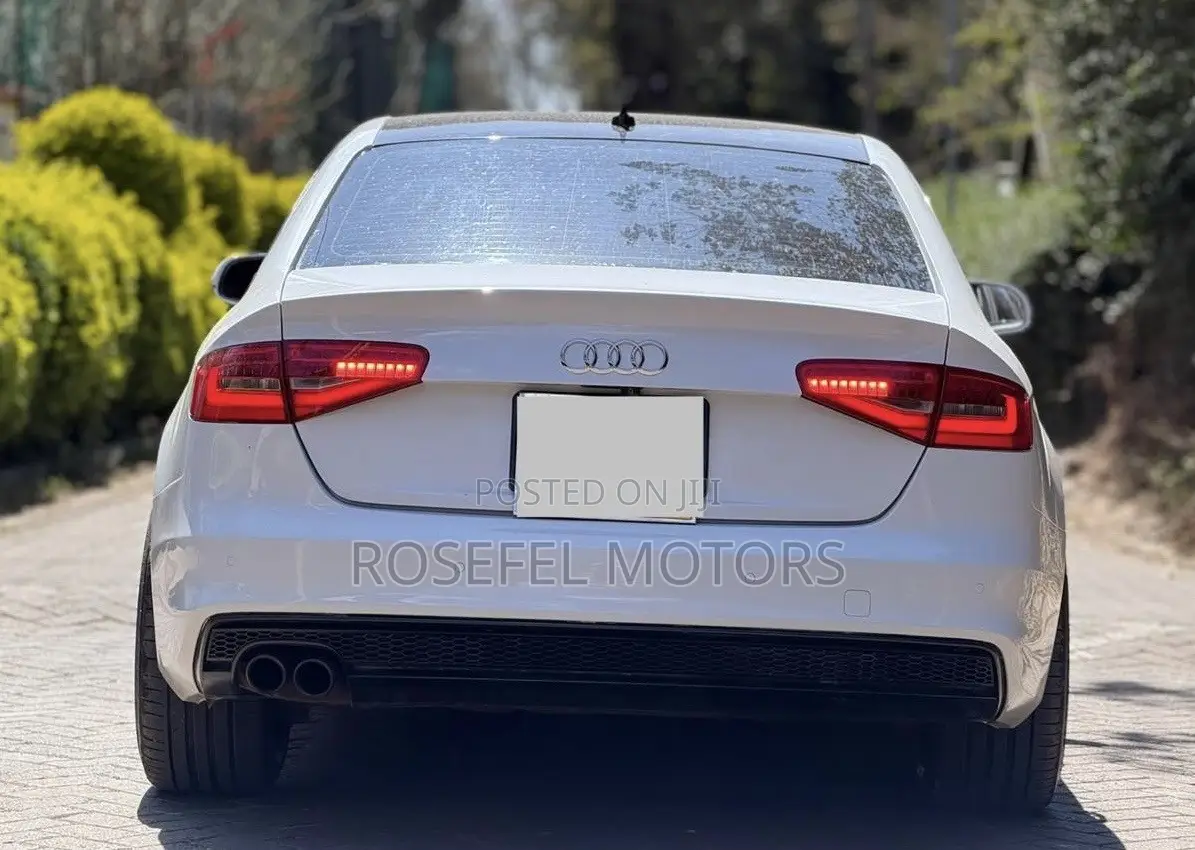 Audi A4 2.0T Premium quattro 4dr Sedan AWD (2.0L 4cyl Turbo 6M) 2014