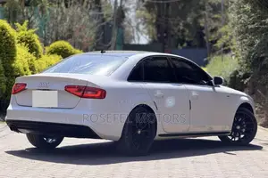 Audi A4 2.0T Premium quattro 4dr Sedan AWD (2.0L 4cyl Turbo 6M) 2014