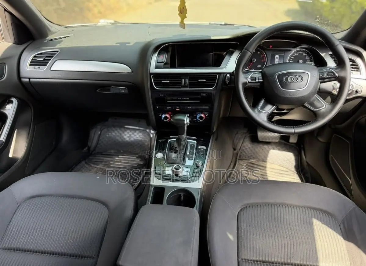 Audi A4 2.0T Premium quattro 4dr Sedan AWD (2.0L 4cyl Turbo 6M) 2014