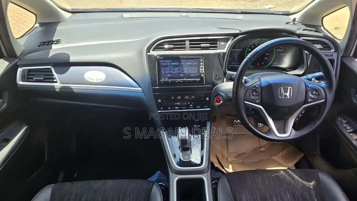 Honda Shuttle 1.5 Hybrid 2WD 2020 White