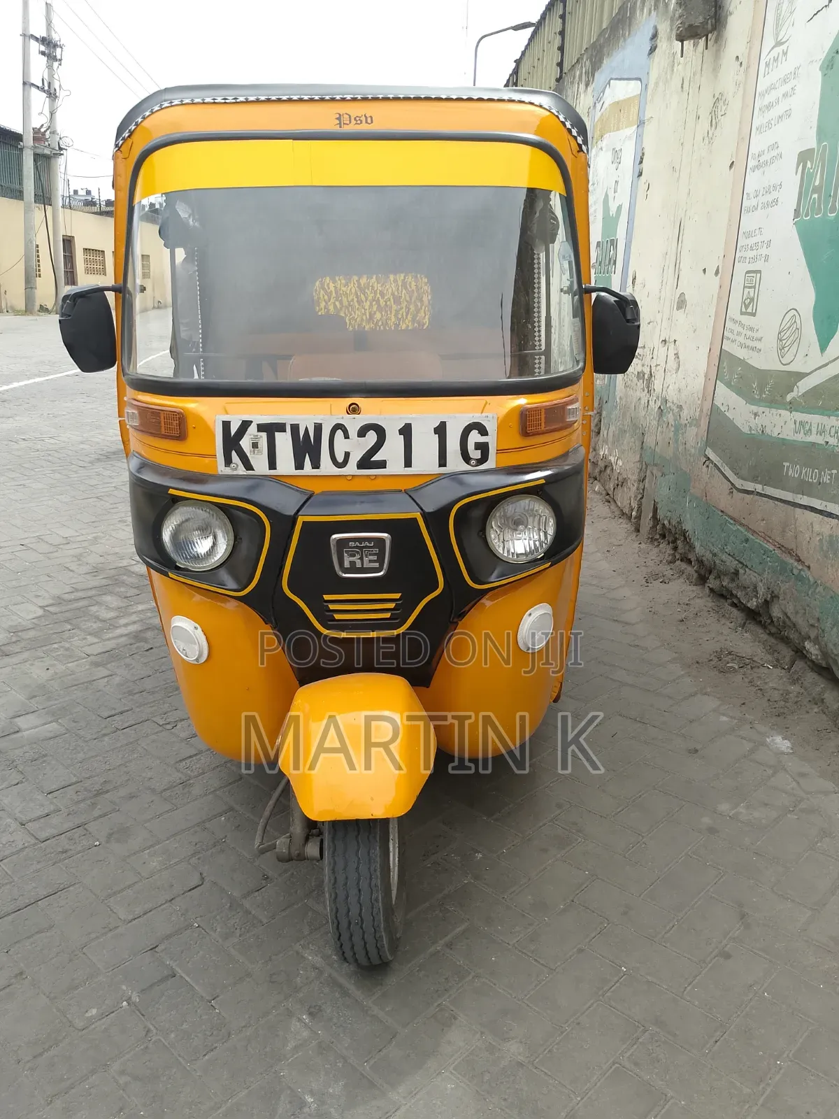 Bajaj RE 2021 Gold
