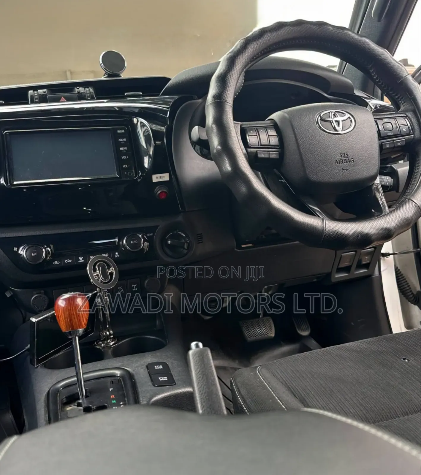 Toyota Hilux 2019 White