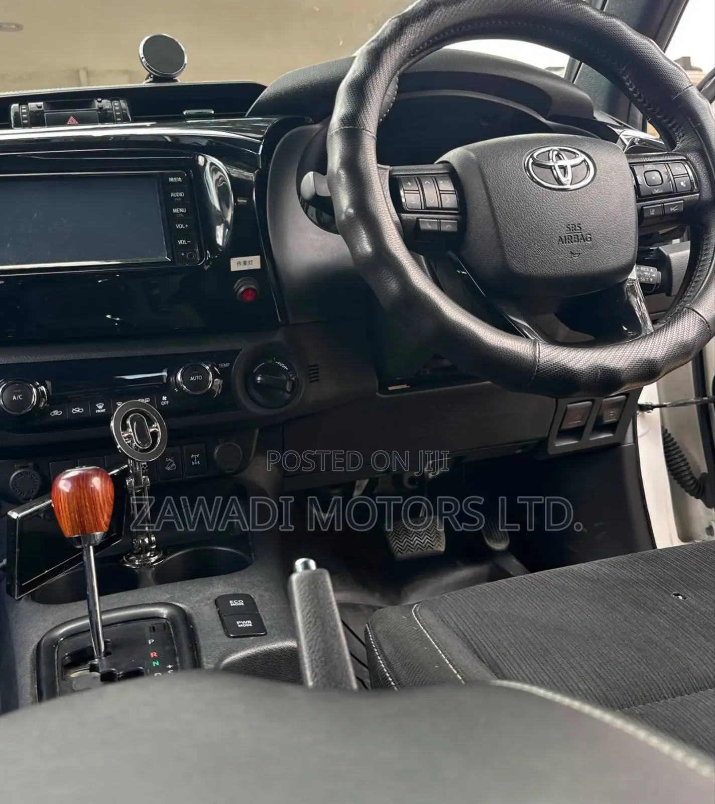 Toyota Hilux 2019 White