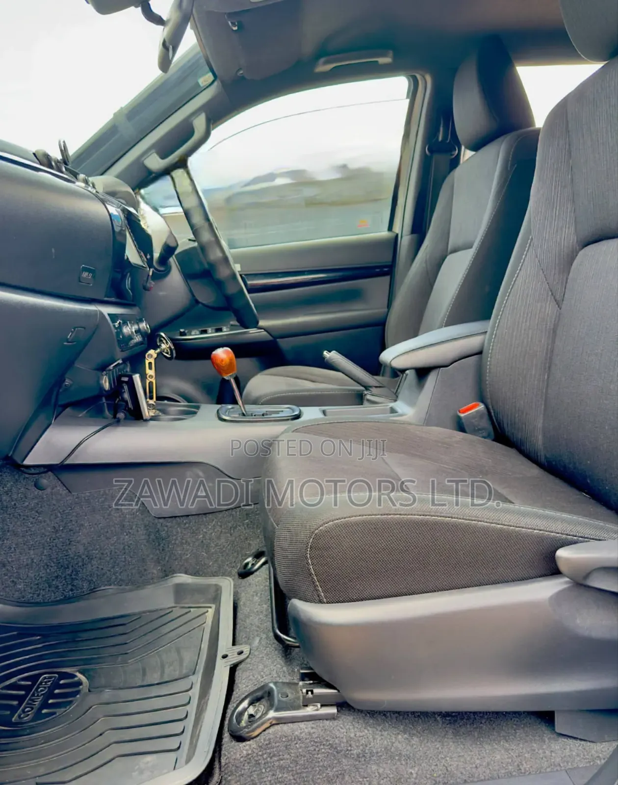 Toyota Hilux 2019 White