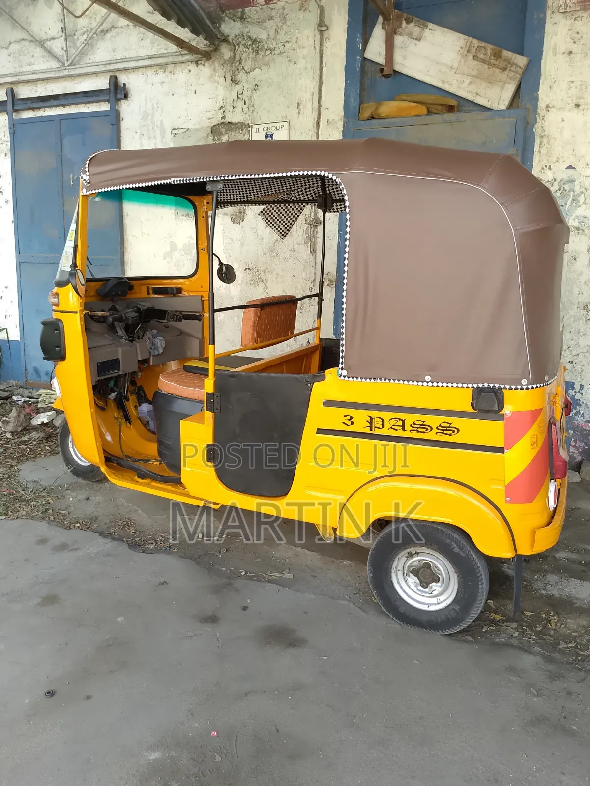 Bajaj RE 2021 Gold