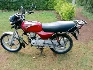 Bajaj Boxer 2026 Red