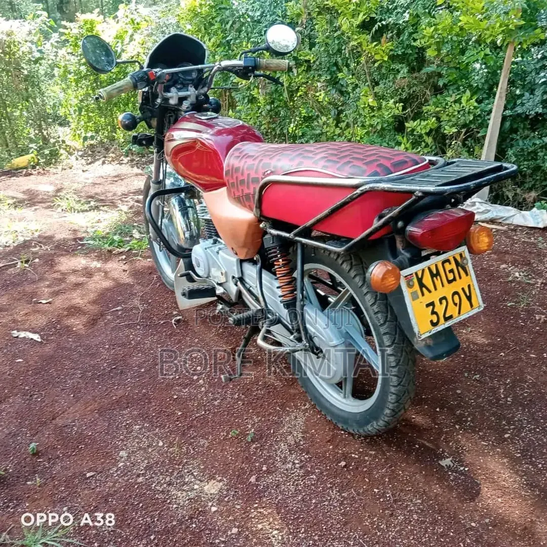 Bajaj Boxer 2024 Red