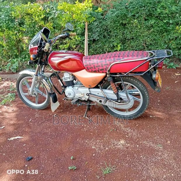 Bajaj Boxer 2024 Red - main view