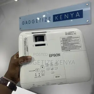 Pre-Owned Epson EB-S31 3LCD Projector