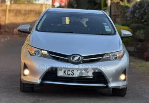 Toyota Auris 2012 Silver
