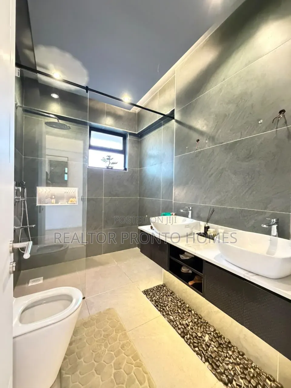3bdrm Apartment in Parklands for sale