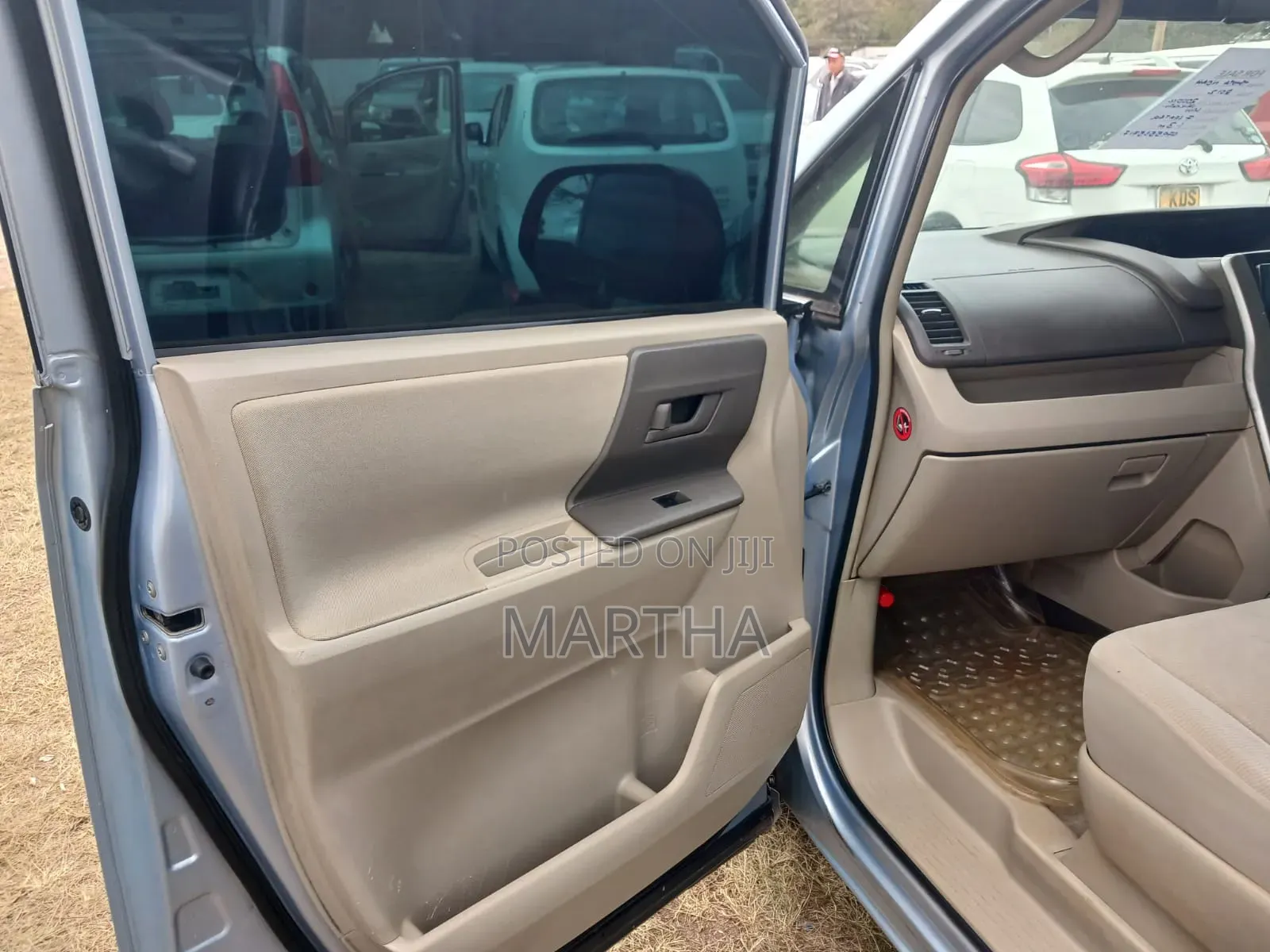 Toyota Noah 2013 Blue