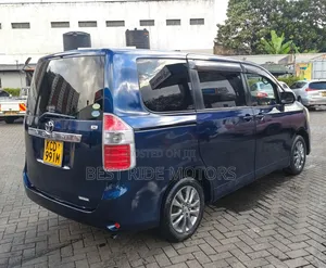 Toyota Noah 2.0 158hp FWD (8 Seater) 2009 Blue