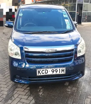Toyota Noah 2.0 158hp FWD (8 Seater) 2009 Blue