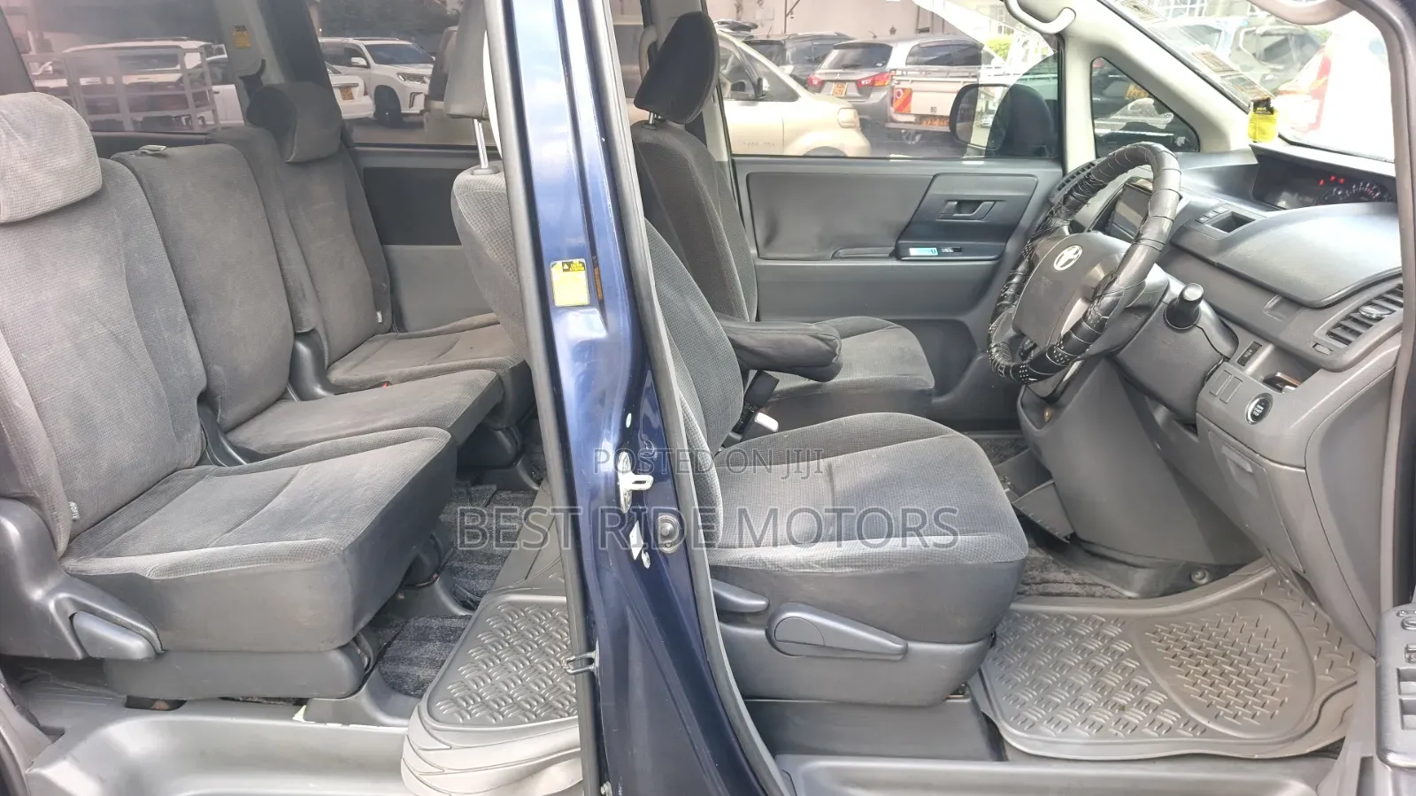 Toyota Noah 2.0 158hp FWD (8 Seater) 2009 Blue