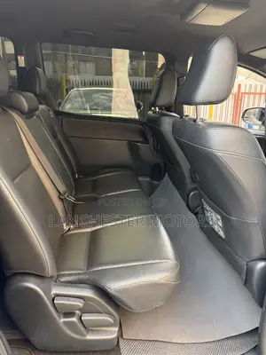 Toyota Esquire 2016 Blue