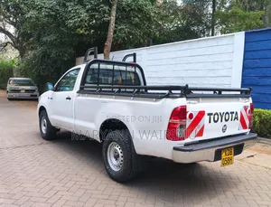 Toyota Hilux 2015 White