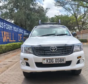 Toyota Hilux 2015 White
