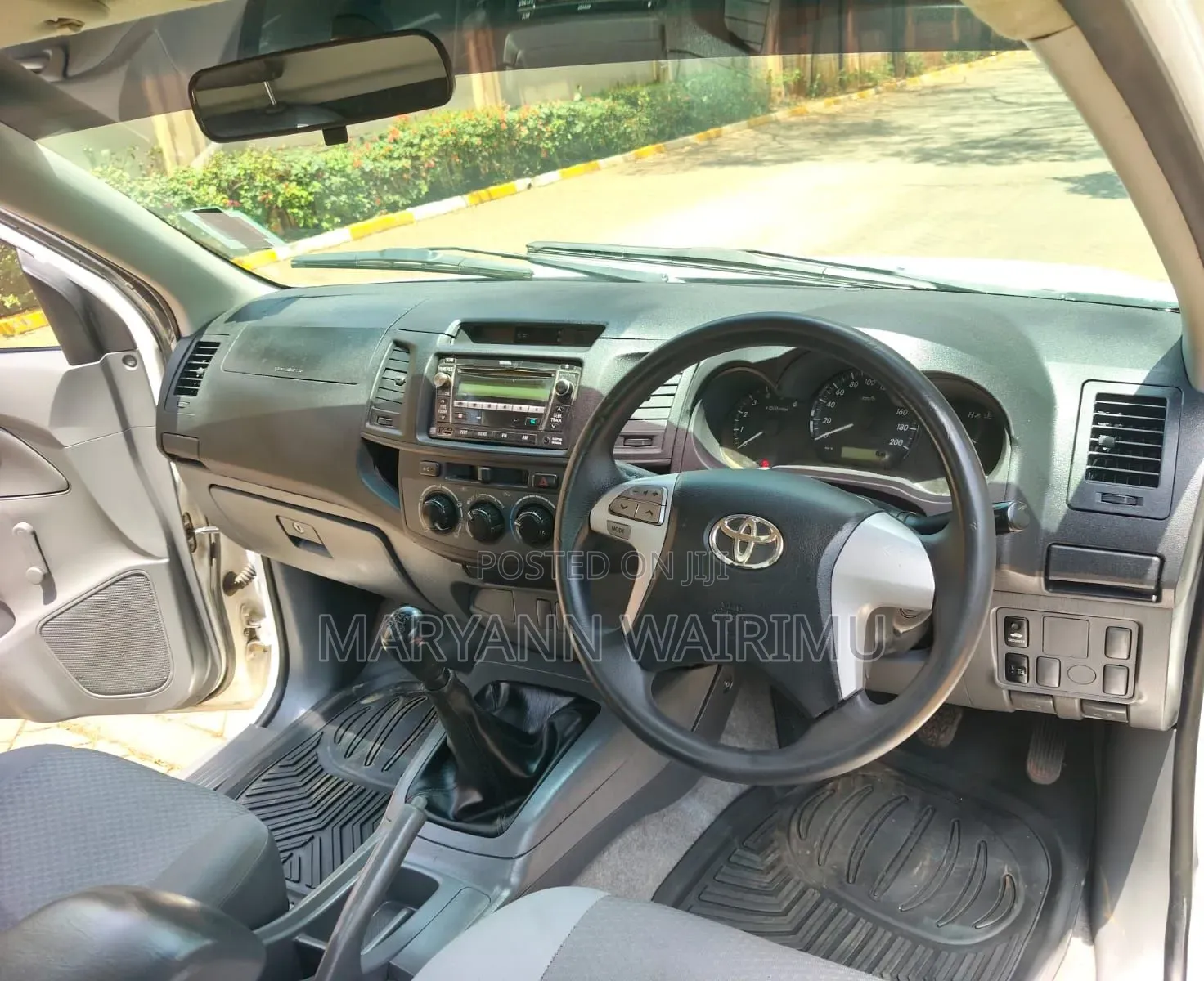 Toyota Hilux 2015 White