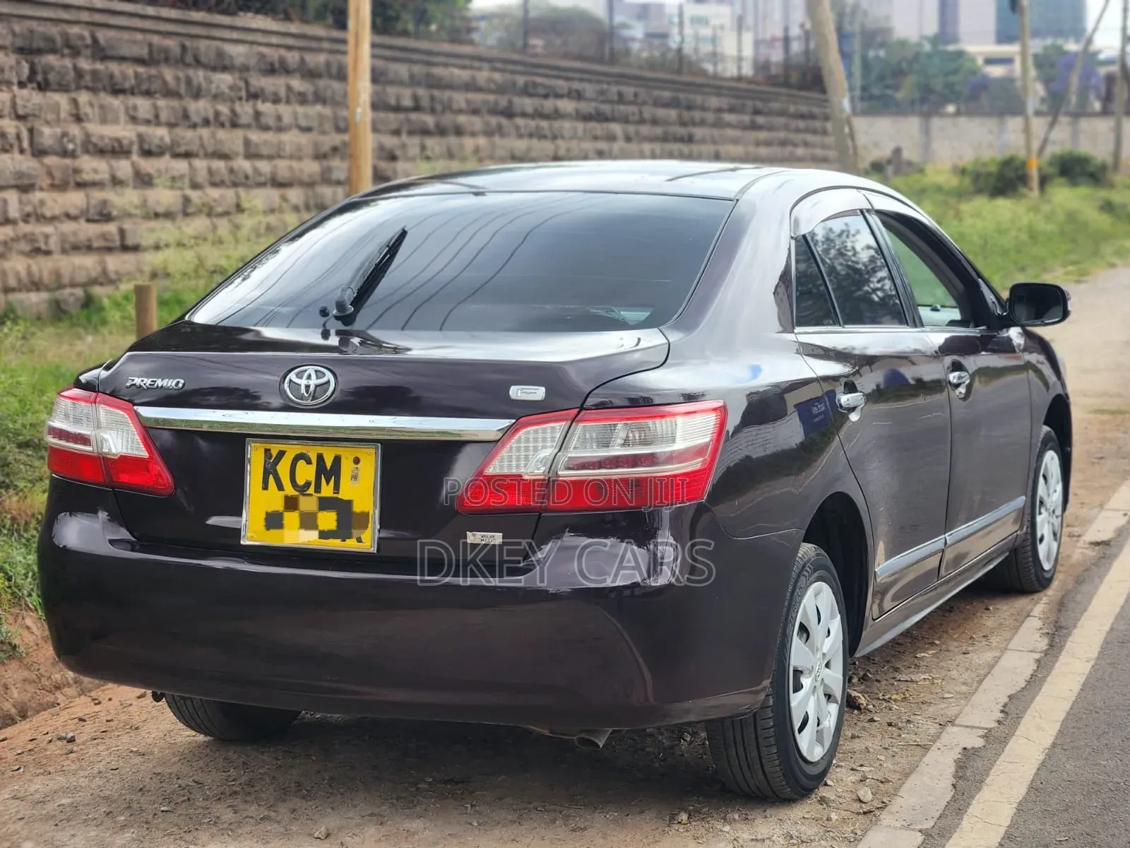 Toyota Premio 2011 Brown