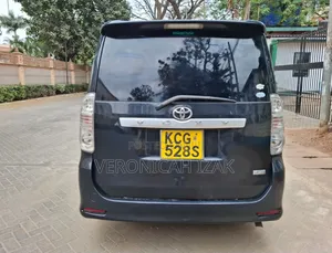 Toyota Voxy 2010 Black