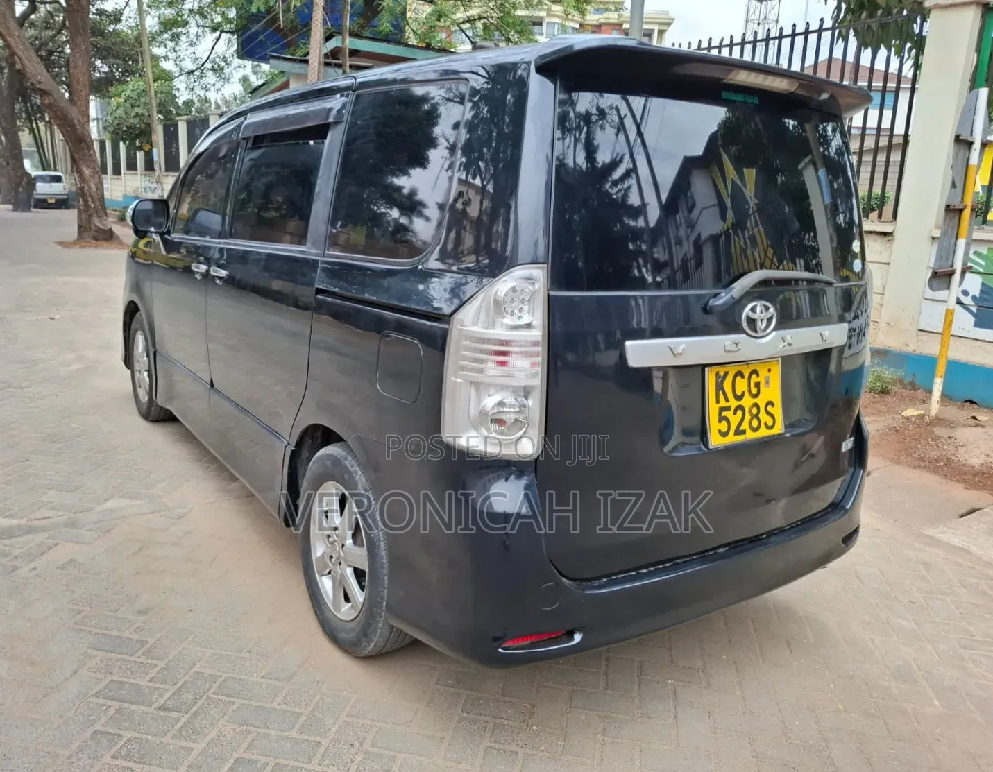 Toyota Voxy 2010 Black