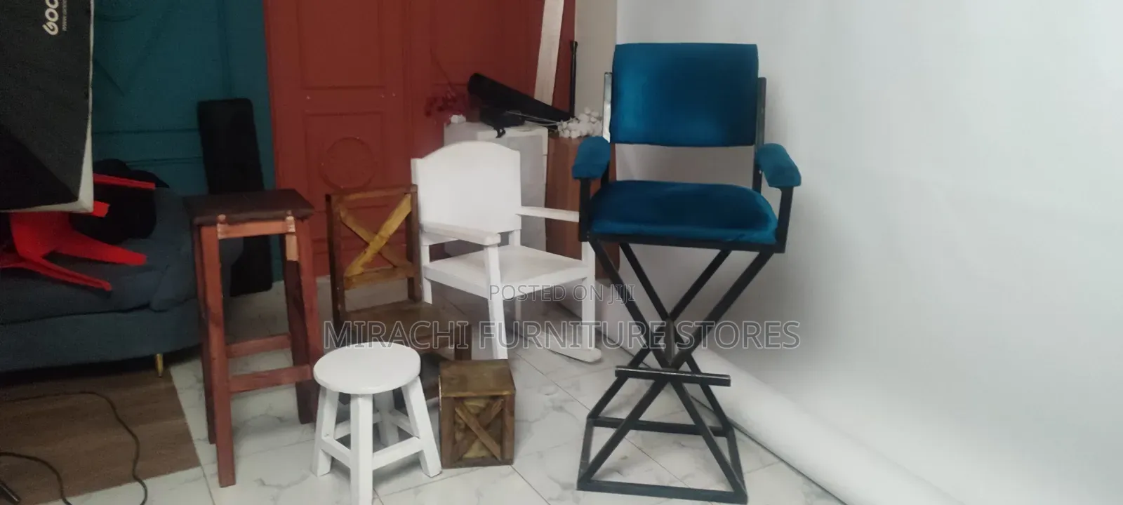 Make Up Seat Blue Ad Black